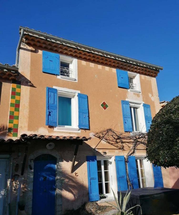 Aux 2 Cèdres in L'Escale (Alpes-de-Haute-Provence), Région de Forcalquier