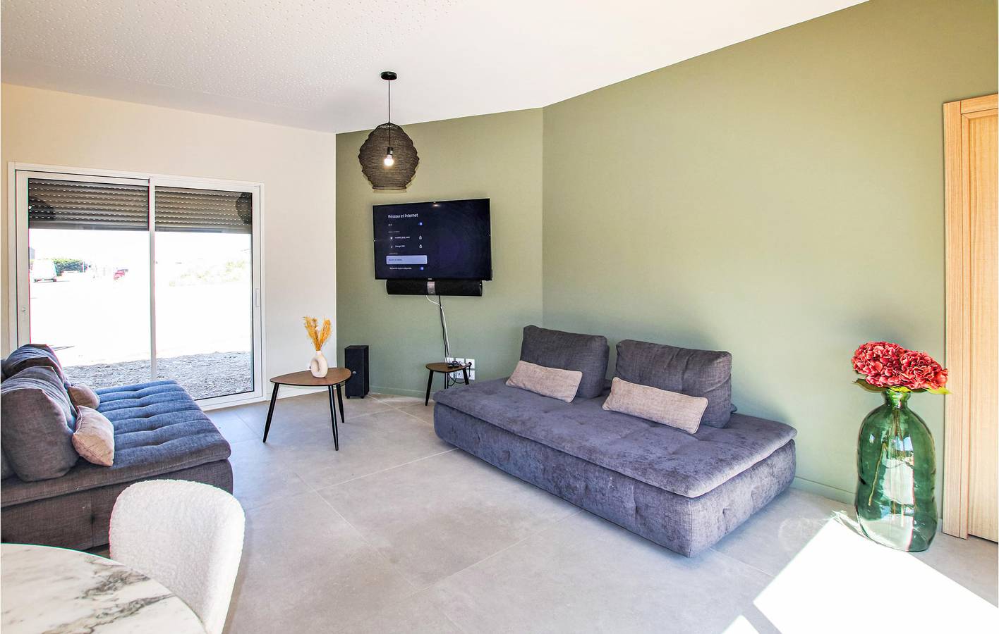 Appartement de jardin à Charols : piscine, parking et Internet ! in Cléon-d'Andran, Région de nyons