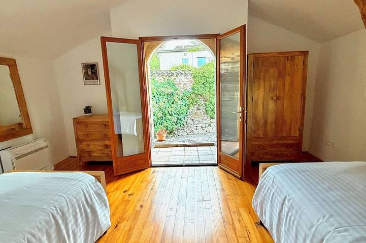 Location de vacances pour 4 personnes, avec Terrasse à Vindrac-Alayrac - 4