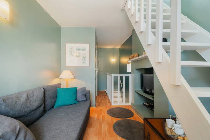 Holiday Home 'Les Mouettes Cancale' with Private Terrace and Wi-Fi in Cancale, Mont-Saint-Michel Bay