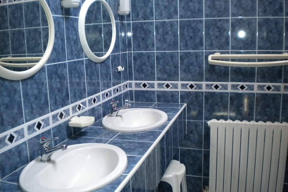 Campan, Hautes Pyrénées cottage -Comfortable house near the Col du Tourmalet. in Campan, French Pyrenees