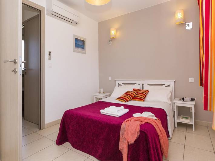 Ferienpark für 8 Personen, mit Pool und Terrasse in Frankreich - 4