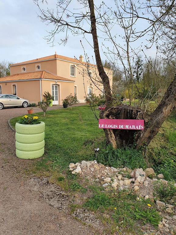 Chambre d'hôtes Le Logis du Marais - Chambre Marais in Les Magnils-Reigniers, Fontenay-le-Comte