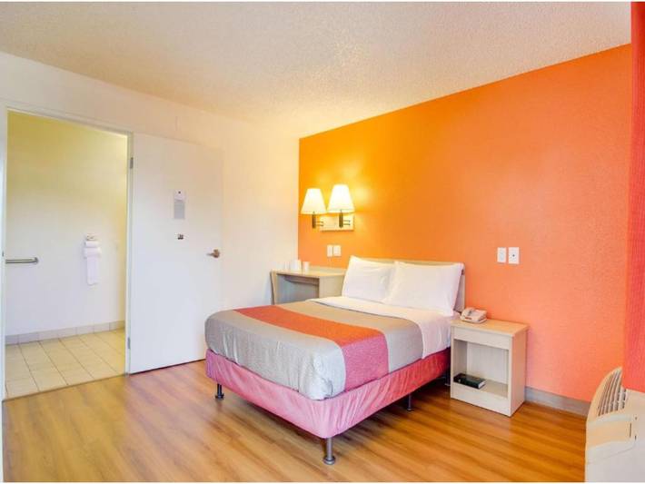 Apartamento entero, 1 cama tamaño queen | No fumadores in Pierce County