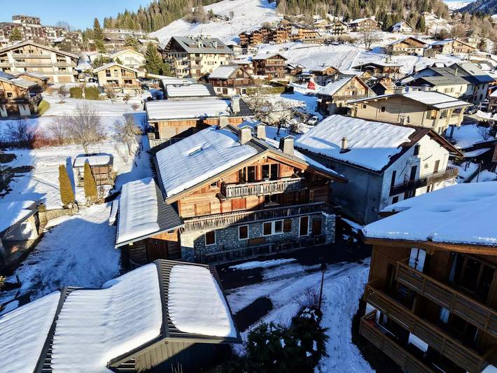Gîte pour 5 personnes, avec balcon dans Office De Tourisme De Notre Dame De Bellecombe - 2