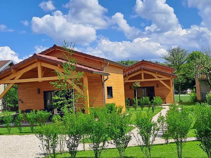 Gîte pour 6 personnes, avec Terrasse ainsi que Jardin et Vue à Montigny-sur-l'Ain