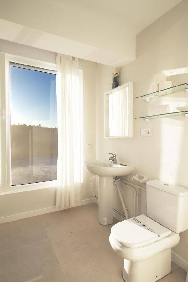 Location de vacances pour 8 personnes, avec terrasse et jardin dans Cóbreces - 4