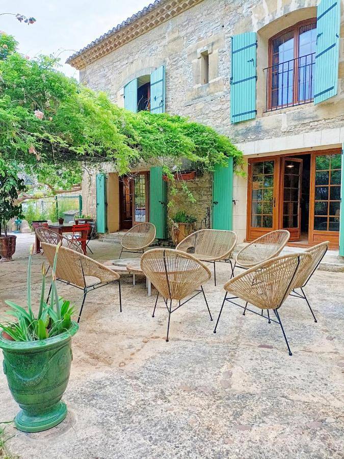 Location de vacances pour 14 personnes, avec vue et piscine ainsi que sauna et jardin à Aimargues - 2