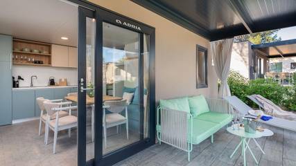 Ferienhaus für 5 Personen, mit Terrasse und Pool in Povljana