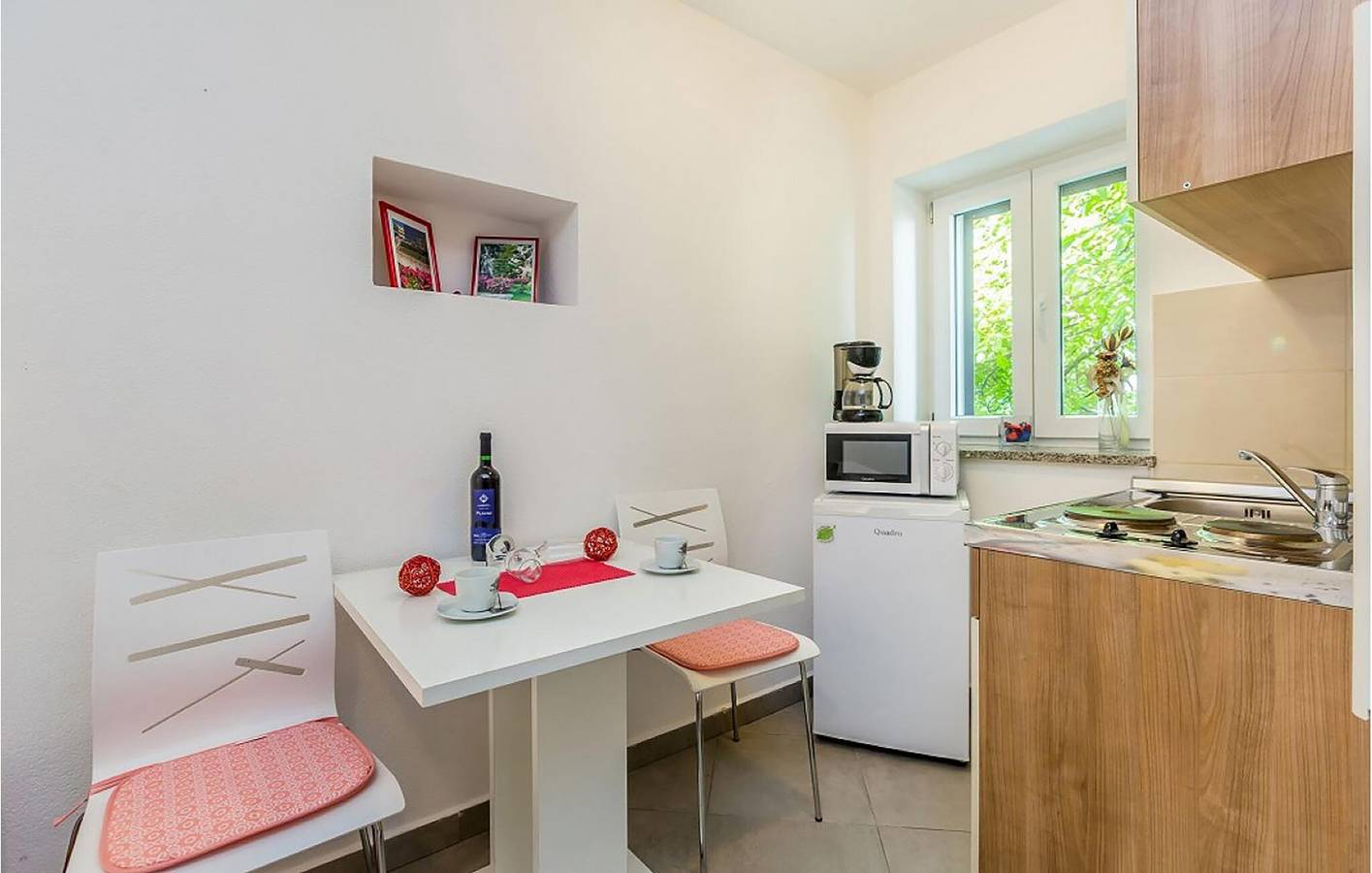 Appartement de vacances entier, Appartement confortable avec piscine, Wi-Fi et parking, à proximité d'un restaurant (500 m) in Baška, Krk