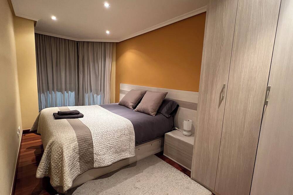 Entire apartment, Apartamento en el centro de Santoña in Santoña, Cantabrian Coast