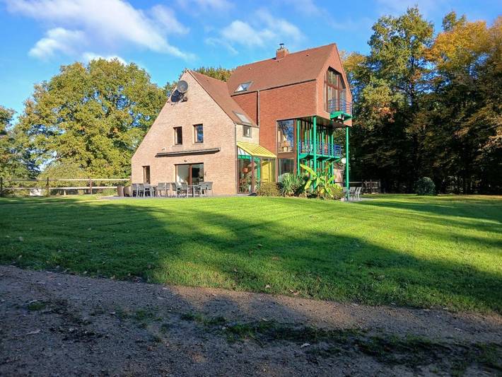 Vakantieappartement voor 8 personen, with sauna and uitzicht as well as uitzicht op het meer and tuin in de Ardennen