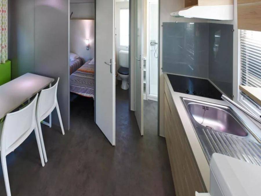 Camping La Masia - Mobilhome 4 personnes - Mobil Home 4 places 2 chambres (clim,tv) in Els Pins Blanes, Blanes