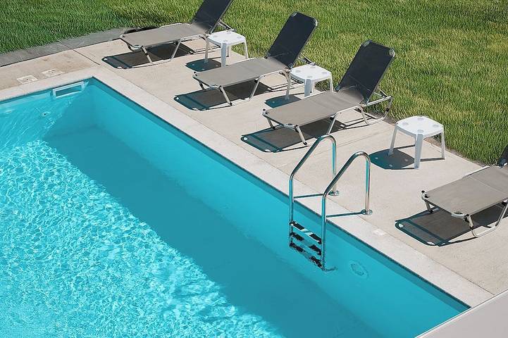 Ferienhaus für 10 Personen, mit Balkon und Pool sowie Garten