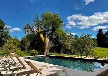 Location de vacances pour 6 personnes, avec terrasse, animaux acceptés à Saint-Priest-Ligoure