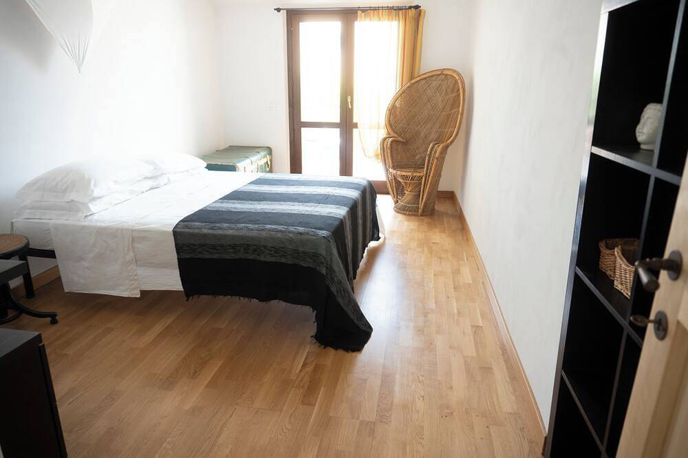 Umbria Hideout Villa surrounded by a green view from the garden through the hill in Foligno, Perugia Provinz