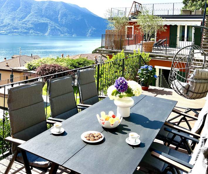 Villa per 8 persone, con sauna e giardino nonché vista lago e terrazza, con animali domestici in Piemonte