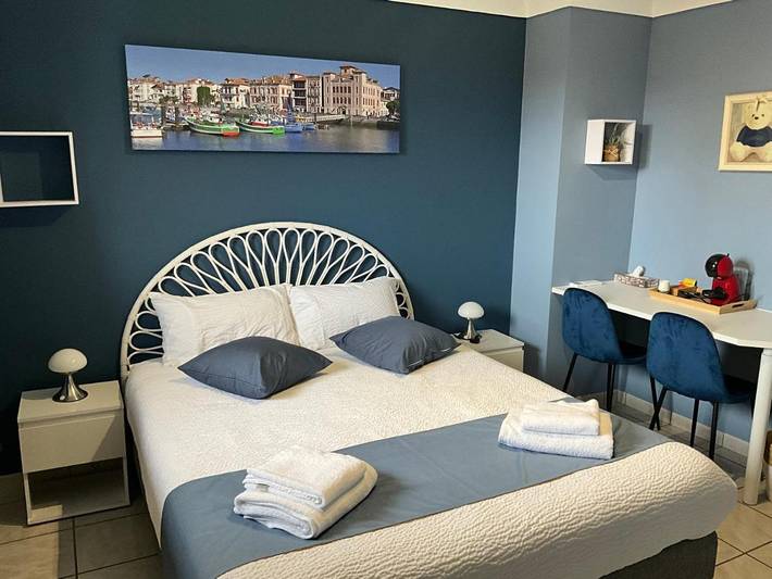 Location de vacances pour 2 personnes, avec jardin ainsi que vue et piscine à Maubourguet - 4