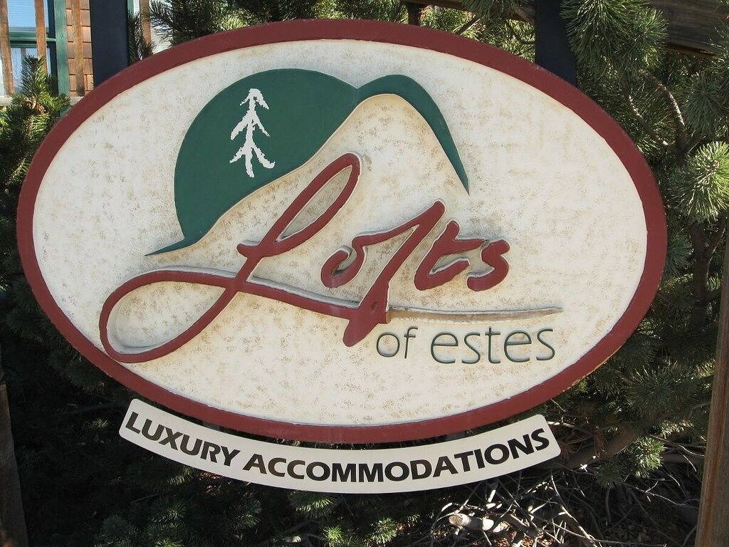 Ganze Wohnung, Ort! Downtown Loft mit Balkon, am Fluss Confluence, zu Fuß zu Restaurants in Estes Park, Larimer County