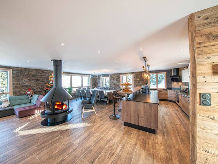 Gîte pour 15 personnes, avec Jacuzzi et Jardin