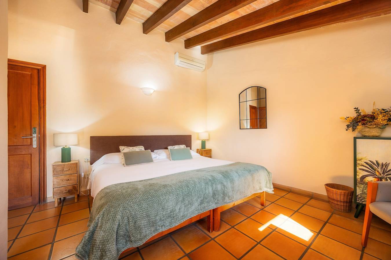 Dreibettzimmer mit Gemeinschaftspool, Wlan und Klimaanlage in Sineu, Mallorca Inselmitte