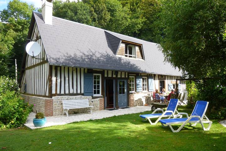 Gîte pour 6 personnes, avec terrasse et jardin, animaux acceptés à Écrainville