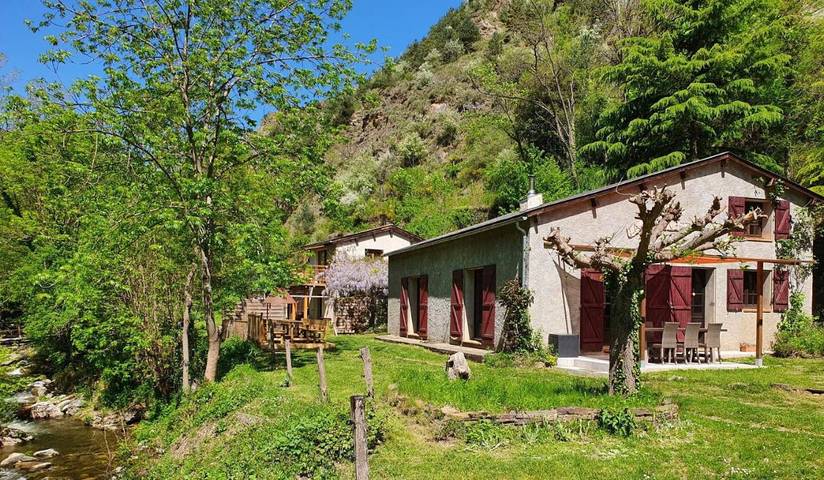 Location de vacances pour 14 personnes, avec jardin et vue, adapté aux familles à Nohèdes - 4