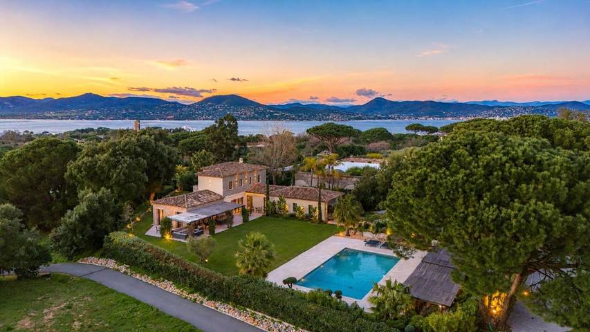 Villa voor 14 personen, with Balkon and Terras as well as Tuin and Zwembad in Saint-Tropez