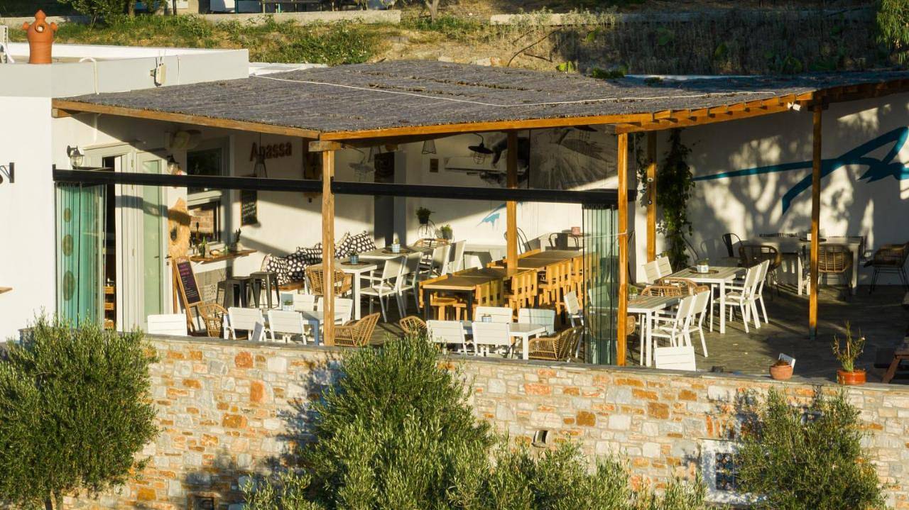 Cabin with Shared Bathroom in Syros