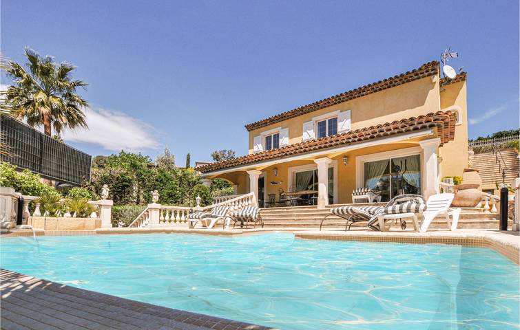 Poolside Terrace Apartment in der Nähe von Stadt & See in Les Adrets-de-l'Estérel, Massif de l'Esterel