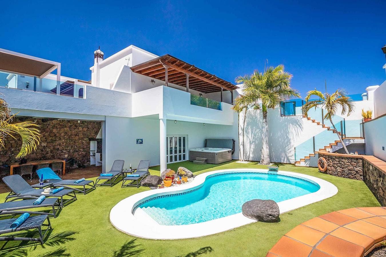 Villa Palacio in Puerto Calero, Yaiza