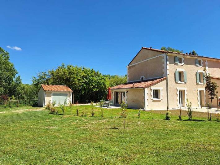 Gîte pour 26 personnes, avec jardin à Châteauneuf-sur-Charente - 2