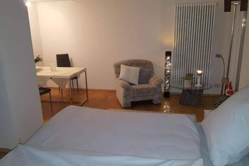 Ganze Wohnung, Private Ferienwohnung in Nordenham mit großem Garten in Nordenham, Wesermarsch