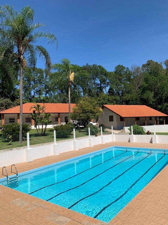 Casas e apartamentos de temporada para 16 pessoas, com vista para o lago e piscina e ainda jardim, com animais de estimação em Itupeva