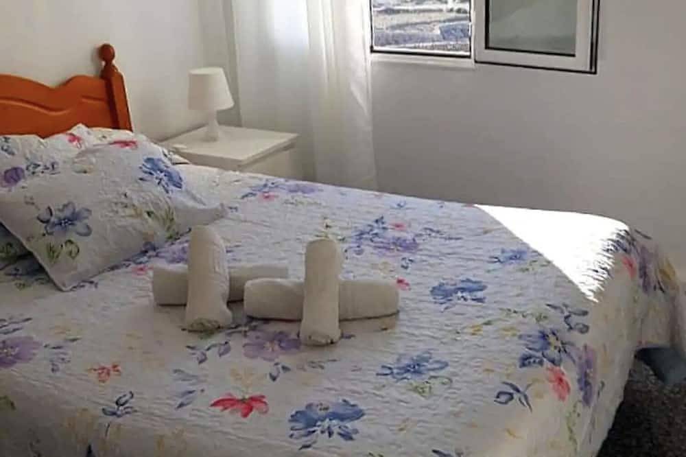 Gran Villa con vistas al mar, piscina y parking privados, capacidad 14 personas in Cala Morell, Ciudadela