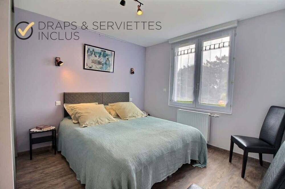 Entire apartment, La Maison Bleue - Comfortable appt in Locmaria-Plouzané, Brest region