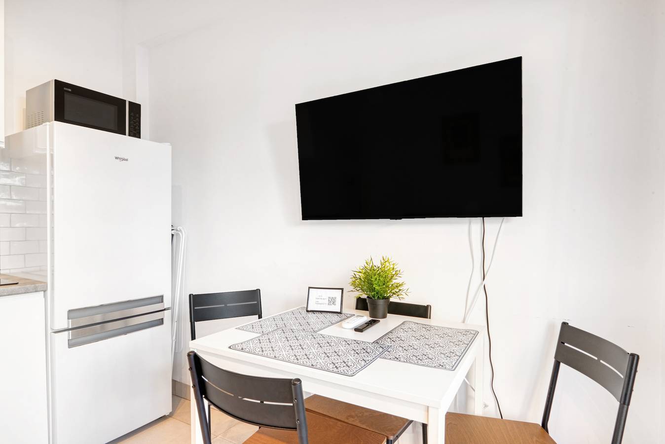 Apartamento entero, Apartamento vacacional "Soleole1" con terraza compartida y Wi-Fi in Playa de Gandía, Costa de Valencia