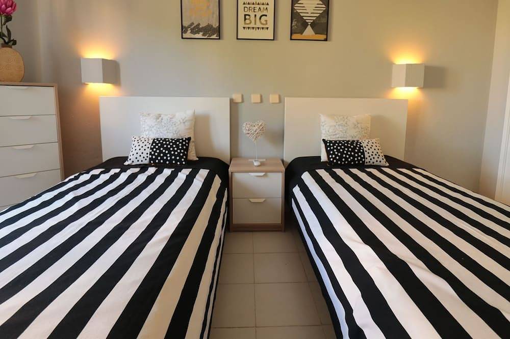 Apartamento entero, Alvor 1Br Flat in w/ Ac & Balcony by Lovelystay in Alvor, Distrito de Faro