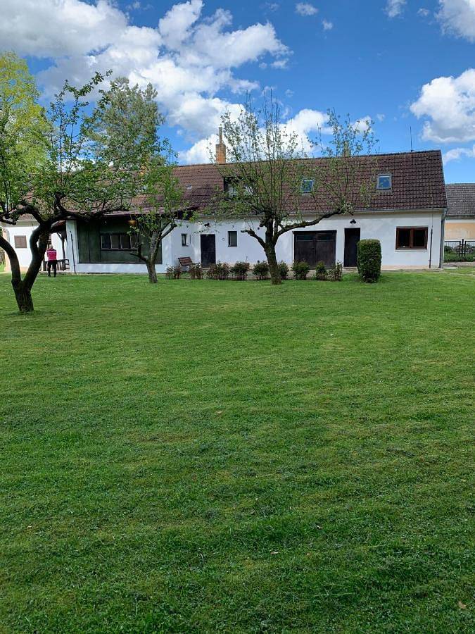 Gîte pour 6 personnes, avec jardin et vue à Libín
