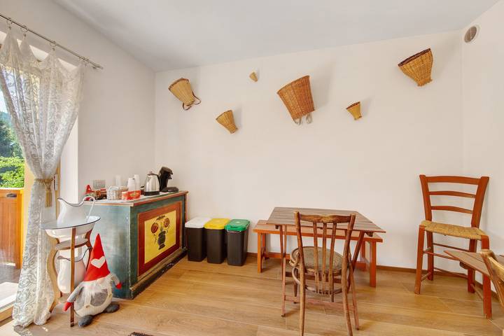 Room 1 - Nene Cristina with External Bathroom, Shared Terrace and Garden in Pieve di Cadore, Östra Dolomiterna