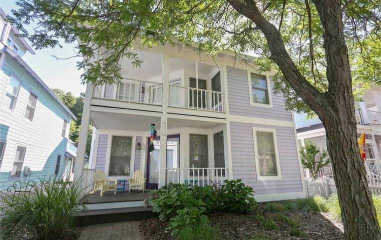 Vacation rental for 12 people, with pool and balcony in Michigan City