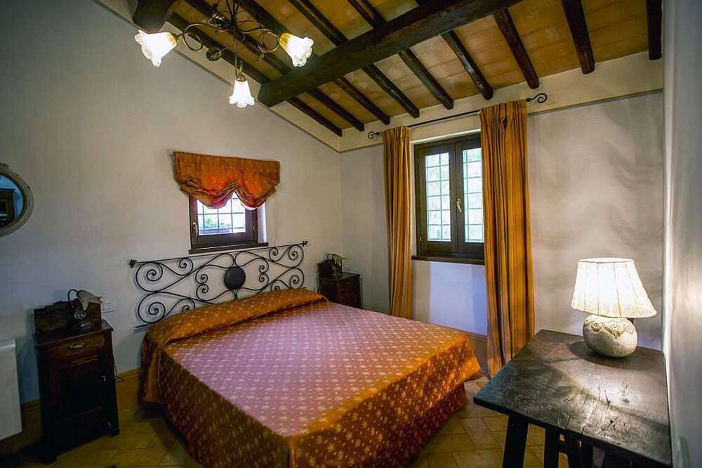 Appartamento Fiordaliso in Agriturismo con Giardino e Piscina in Spoleto, Perugia e dintorni