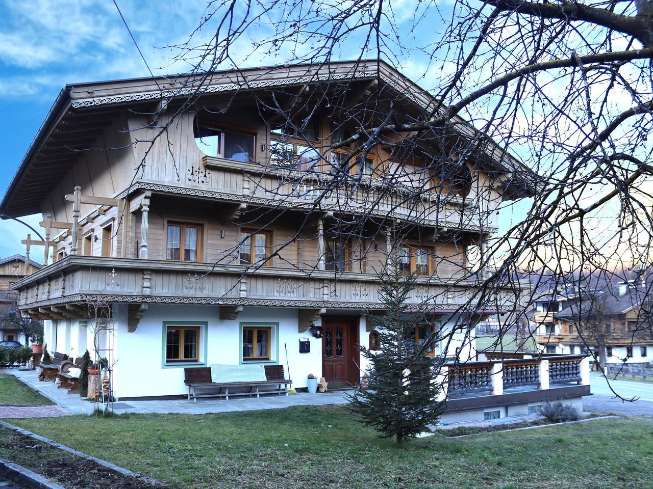 Entire apartment, Spacious holiday apartment in Aschau near the ski areas
 in Aschau im Zillertal, Ski-Optimal Hochzillertal
