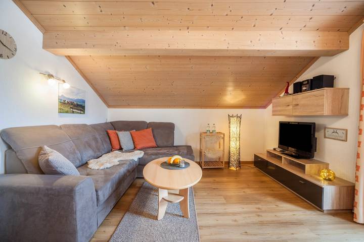 Ferienwohnung für 3 Personen, mit Balkon in Hopferau - 2