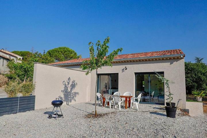 Location de vacances pour 4 personnes, avec terrasse ainsi que jardin et vue à Laurac-en-Vivarais - 4