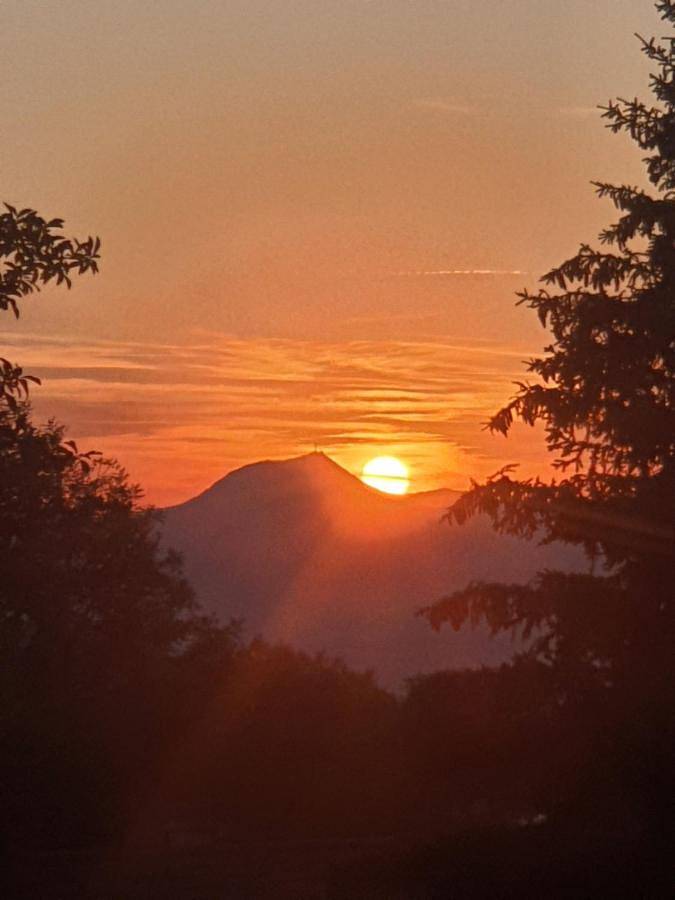 Location de vacances pour 5 personnes, avec vue et terrasse à Vic-le-Comte - 3