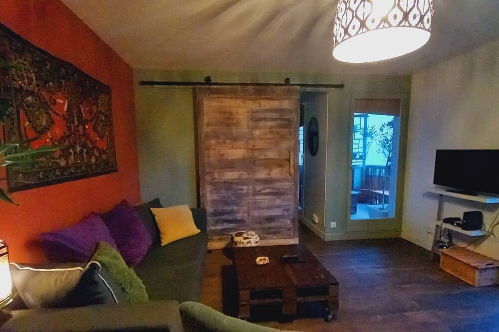 Apartamento entero, Cosy F3 near Cdg airport/Rer B station (pets welcome) in Tremblay-en-France, Sena-Saint Denis