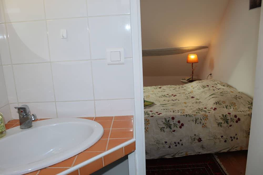 Charming town center house with garden in Saint-Amand-Montrond
