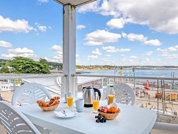 Location de vacances pour 6 personnes, avec jardin ainsi que balcon et sauna à Plougonvelin