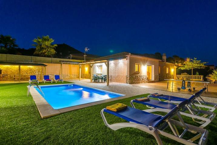 Villa for 9 people, with terrace in Lloret de Mar